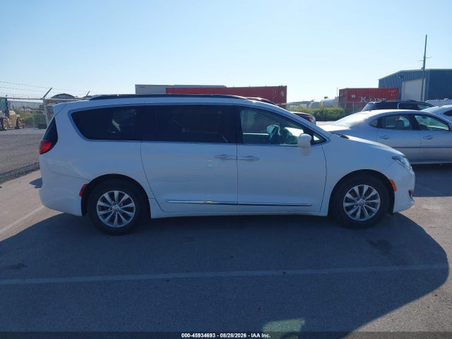 45934693 :رقم المزاد ، 2C4RC1BG3HR576231 vin ، 2017 Chrysler Pacifica Touring-l مزاد بيع