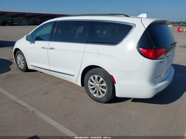45934693 :رقم المزاد ، 2C4RC1BG3HR576231 vin ، 2017 Chrysler Pacifica Touring-l مزاد بيع