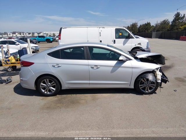 KMHD84LF4HU206312 Hyundai ELANTRA SE