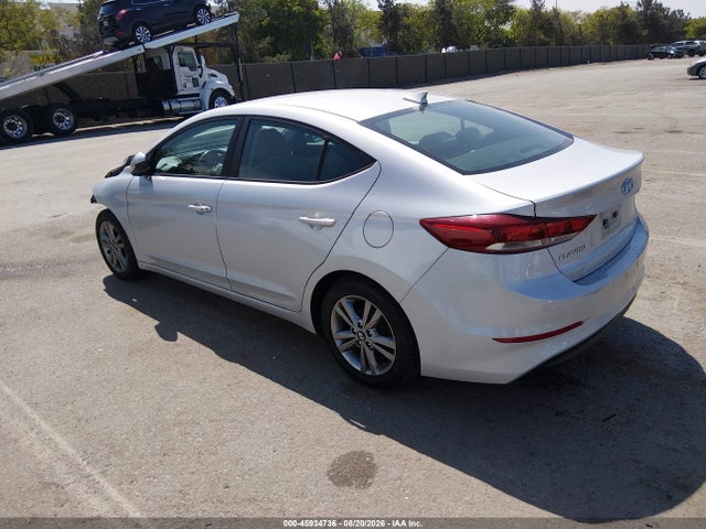 KMHD84LF4HU206312 Hyundai ELANTRA SE