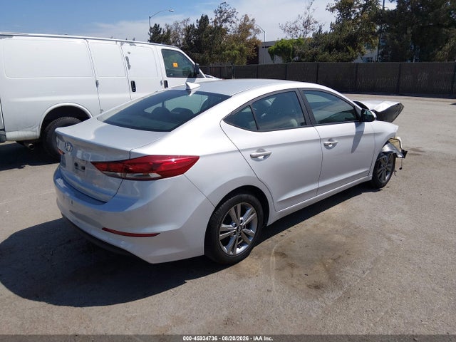 KMHD84LF4HU206312 Hyundai ELANTRA SE