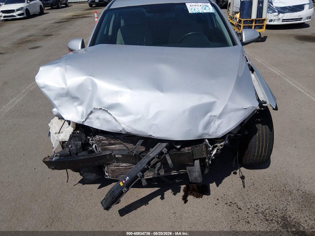 KMHD84LF4HU206312 Hyundai ELANTRA SE