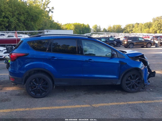 Продаж на аукціоні авто 2019 Ford Escape Se, vin: 1FMCU9GD4KUC01678, номер лоту: 45934806