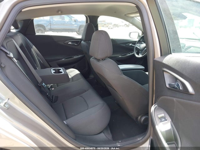 1G1ZD5ST8SF137194 Chevrolet Malibu Fwd 1lt