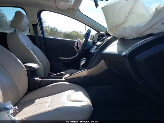 45935031 :رقم المزاد ، 1FADP3J28JL251773 vin ، 2018 Ford Focus Titanium مزاد بيع