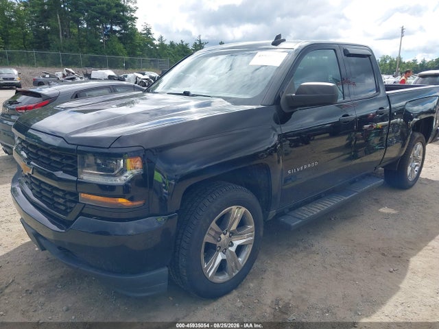 Chevrolet Silverado 1500 Custom 2018 1GCVKPEC2JZ371010 Image 2