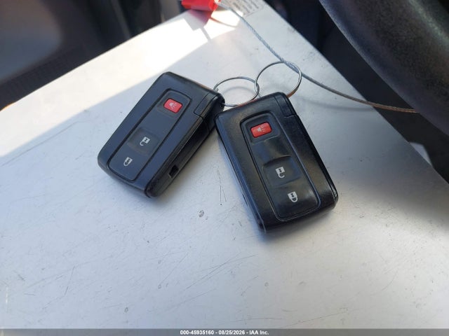 2005 Toyota Prius მანქანა იყიდება აუქციონზე, vin: JTDKB20U857031321, აუქციონის ნომერი: 45935160