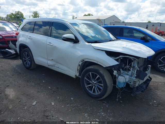 Продаж на аукціоні авто 2018 Toyota Highlander Xle, vin: 5TDKZRFH5JS270226, номер лоту: 45935172