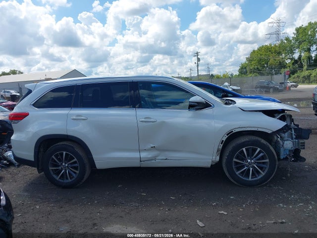 Продаж на аукціоні авто 2018 Toyota Highlander Xle, vin: 5TDKZRFH5JS270226, номер лоту: 45935172