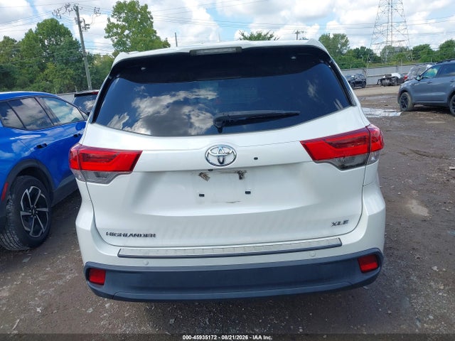 Продаж на аукціоні авто 2018 Toyota Highlander Xle, vin: 5TDKZRFH5JS270226, номер лоту: 45935172
