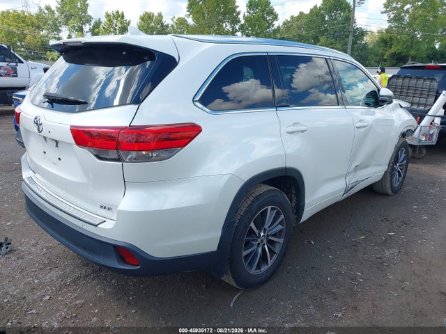 Продаж на аукціоні авто 2018 Toyota Highlander Xle, vin: 5TDKZRFH5JS270226, номер лоту: 45935172