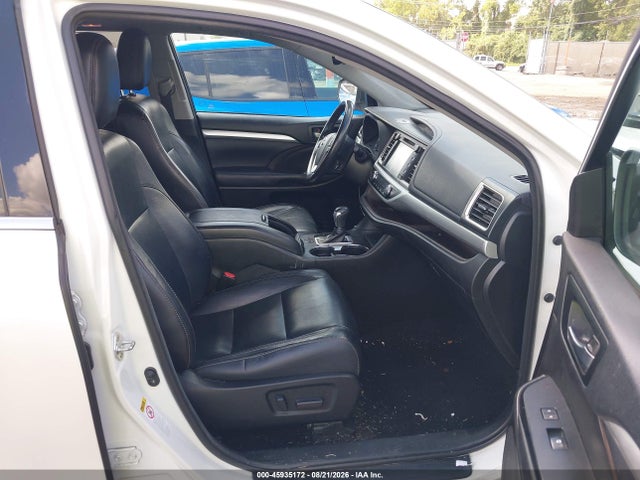 Продаж на аукціоні авто 2018 Toyota Highlander Xle, vin: 5TDKZRFH5JS270226, номер лоту: 45935172