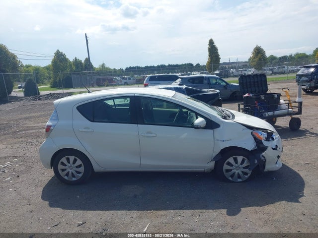 Продажа на аукционе авто 2014 Toyota Prius C Two, vin: JTDKDTB35E1568980, номер лота: 45935183