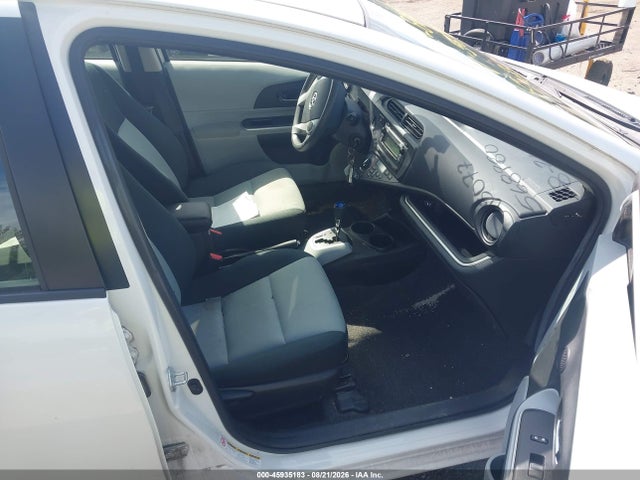 Продажа на аукционе авто 2014 Toyota Prius C Two, vin: JTDKDTB35E1568980, номер лота: 45935183