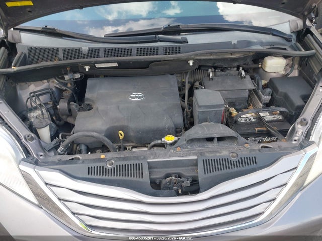 45935201 :رقم المزاد ، 5TDYK3DC2GS692112 vin ، 2016 Toyota Sienna Xle 8 Passenger مزاد بيع