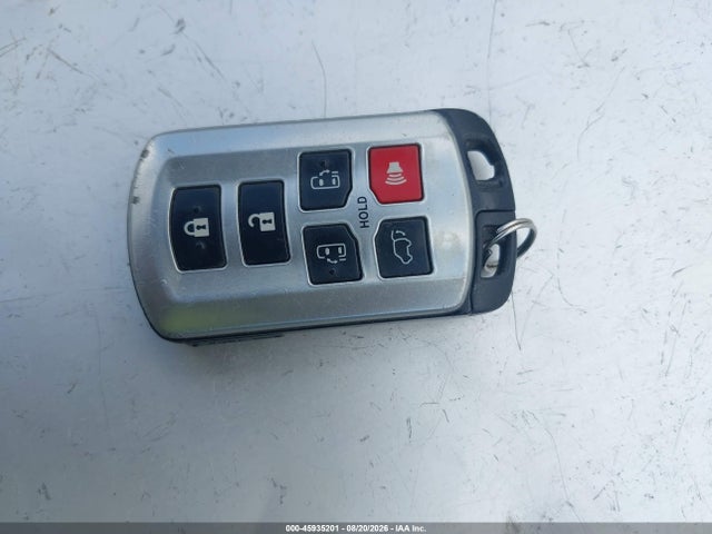 45935201 :رقم المزاد ، 5TDYK3DC2GS692112 vin ، 2016 Toyota Sienna Xle 8 Passenger مزاد بيع