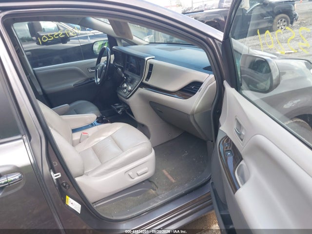 45935201 :رقم المزاد ، 5TDYK3DC2GS692112 vin ، 2016 Toyota Sienna Xle 8 Passenger مزاد بيع