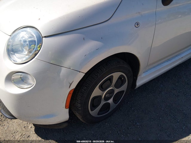 Fiat 500E BATTERY ELECTRIC 2016 3C3CFFGE1GT229286 Image 6