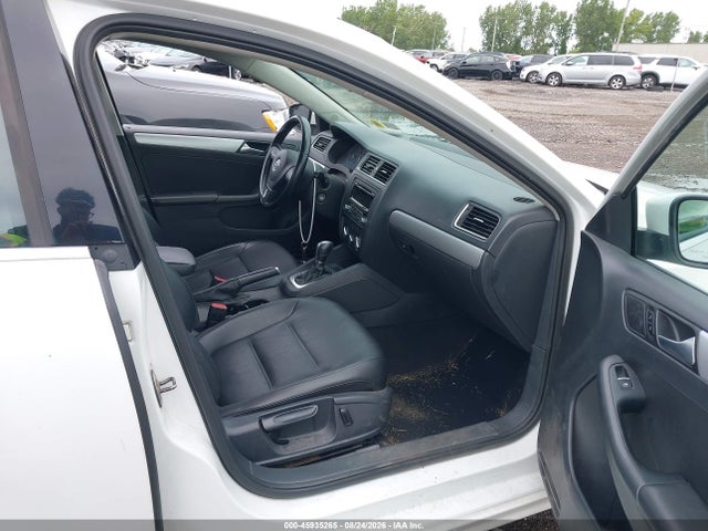 2014 Volkswagen Jetta 1.8t Se მანქანა იყიდება აუქციონზე, vin: 3VWD17AJ1EM417840, აუქციონის ნომერი: 45935265