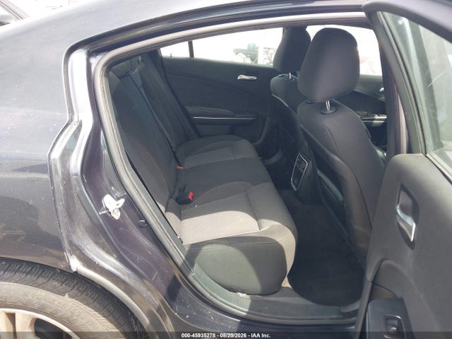 2C3CDXBG8JH318745 Dodge Charger Sxt Rwd