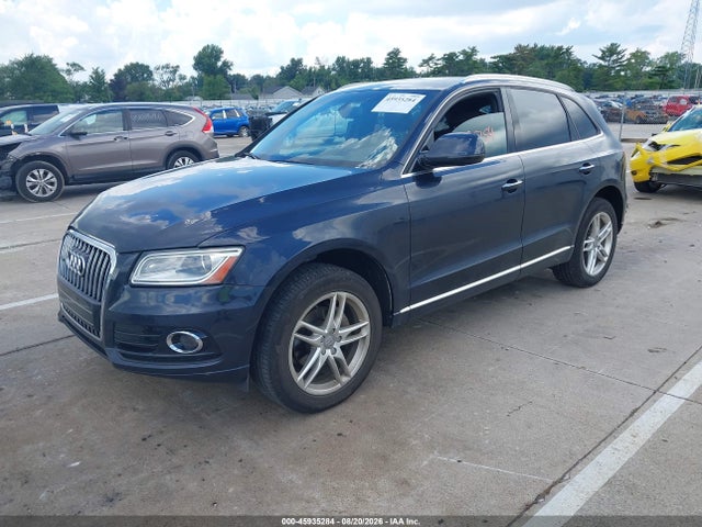 Audi Q5 2.0t Premium 2017 WA1C2AFP7HA075490 Image 2
