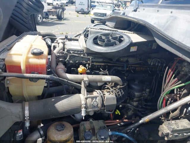 Freightliner Cascadia 125 2016 3AKJGLDR4GSGV7788 Image 9