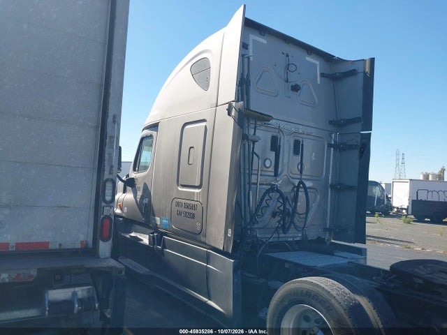 Freightliner Cascadia 125 2016 3AKJGLDR4GSGV7788 Image 17
