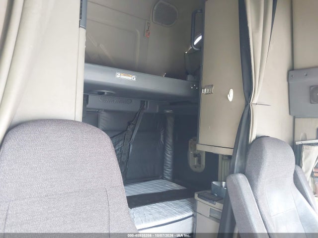 Freightliner Cascadia 125 2016 3AKJGLDR4GSGV7788 Image 7
