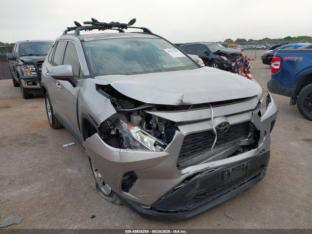 45935289 :رقم المزاد ، 2T3W1RFV0MC168982 vin ، 2021 Toyota Rav4 Xle مزاد بيع