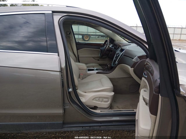 45935293 :رقم المزاد ، 3GYFNAEY3BS633789 vin ، 2011 Cadillac Srx Luxury Collection مزاد بيع