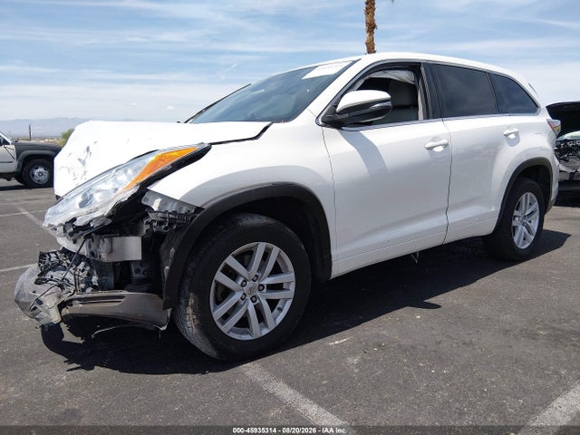 Toyota Highlander Le V6 2015 5TDZKRFHXFS089813 Image 2