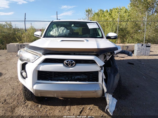 2018 Toyota 4runner Trd Off Road Premium მანქანა იყიდება აუქციონზე, vin: JTEBU5JR4J5599606, აუქციონის ნომერი: 45935352