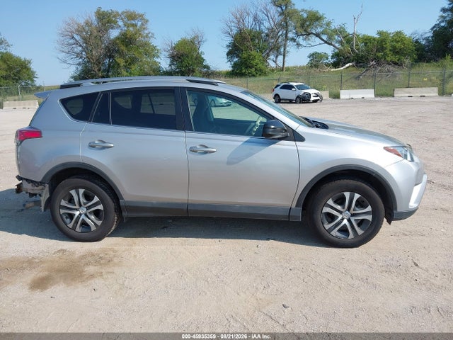 Toyota RAV4 LE 2018 2T3BFREV0JW845752 Image 14