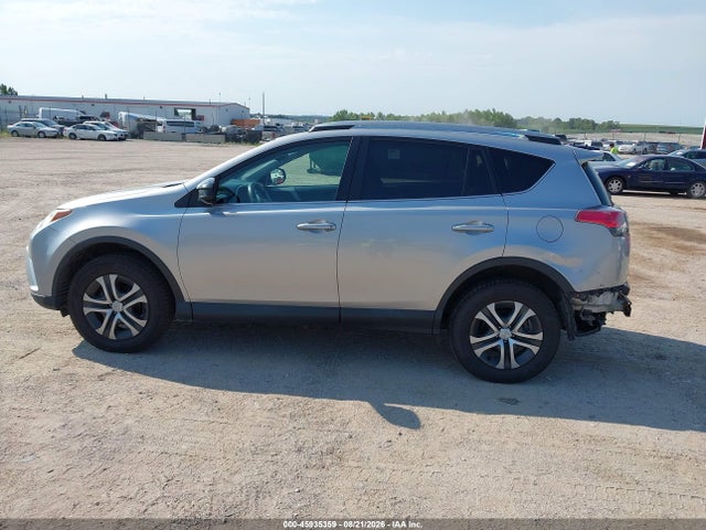 Toyota RAV4 LE 2018 2T3BFREV0JW845752 Image 15