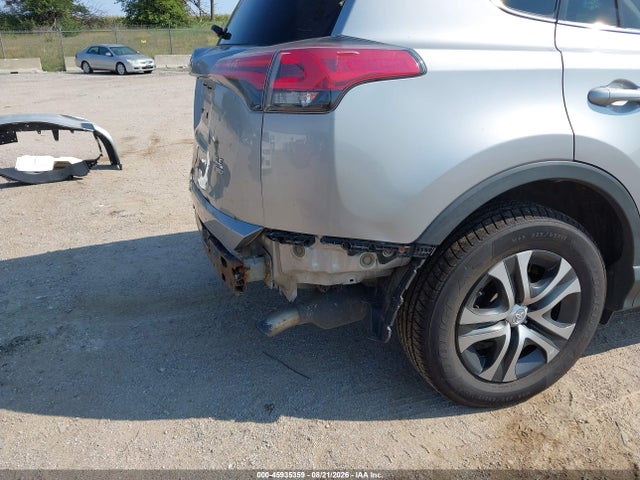 Toyota RAV4 LE 2018 2T3BFREV0JW845752 Image 18