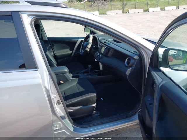 Toyota RAV4 LE 2018 2T3BFREV0JW845752 Image 5