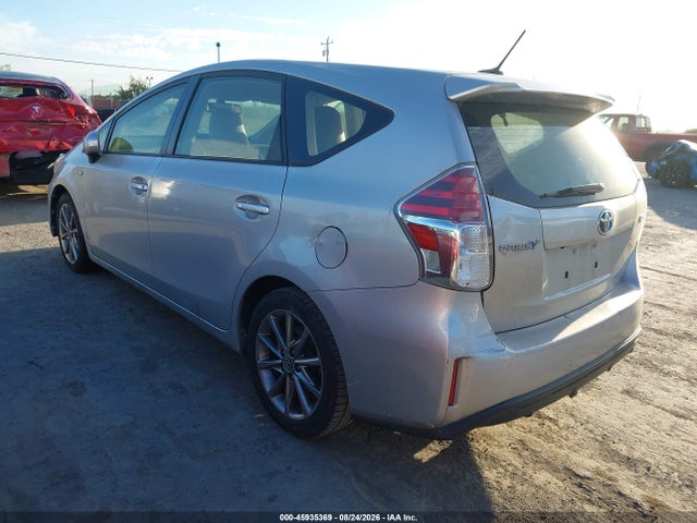 Toyota Prius V Five 2017 JTDZN3EUXHJ072948 Image 3