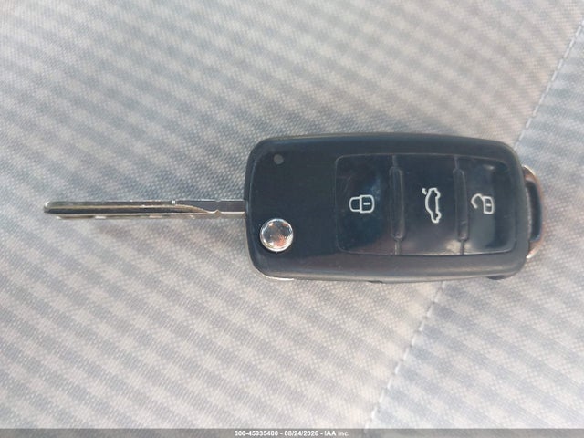 Продаж на аукціоні авто 2016 Volkswagen Beetle 1.8t Classic, vin: 3VWF17AT4GM634148, номер лоту: 45935400