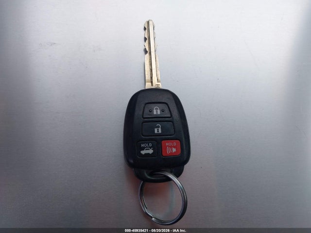 4T1BF1FK1HU664765 Toyota CAMRY SE