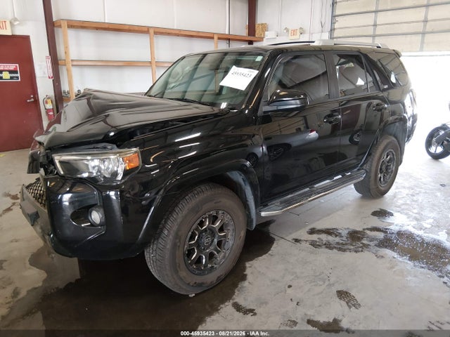 Toyota 4RUNNER SR5 2014 JTEBU5JR3E5174688 Image 2
