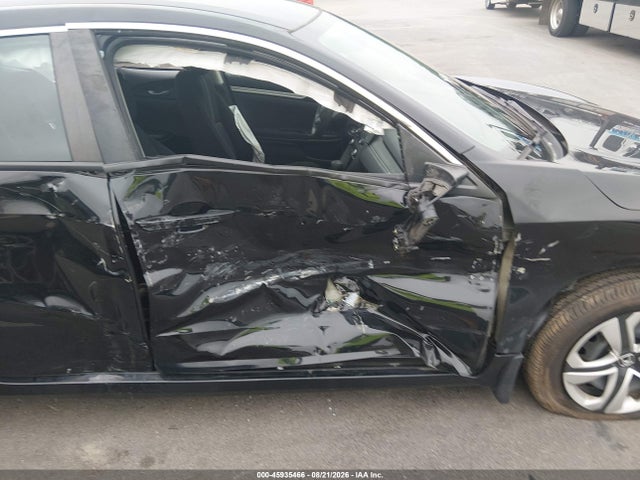 Продажа на аукционе авто 2018 Honda Civic Lx, vin: 2HGFC2F51JH582060, номер лота: 45935466