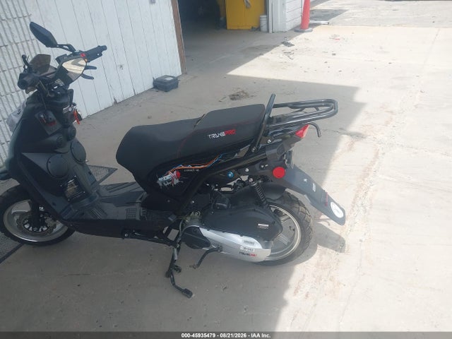 45935479 :رقم المزاد ، LLPTGLHK9R1120006 vin ، 2024 Jiajue Jj200t مزاد بيع
