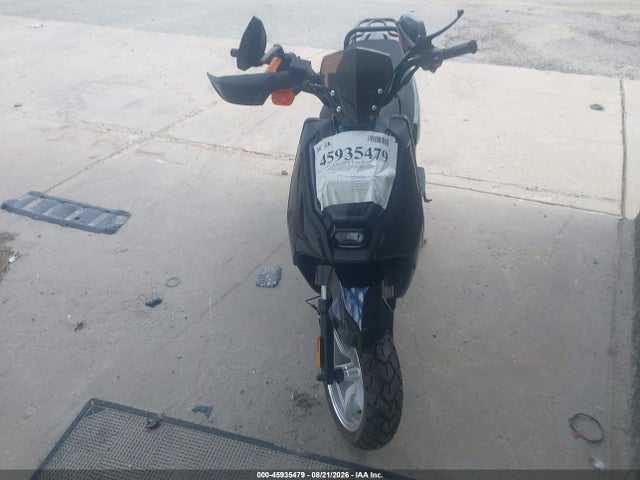 45935479 :رقم المزاد ، LLPTGLHK9R1120006 vin ، 2024 Jiajue Jj200t مزاد بيع