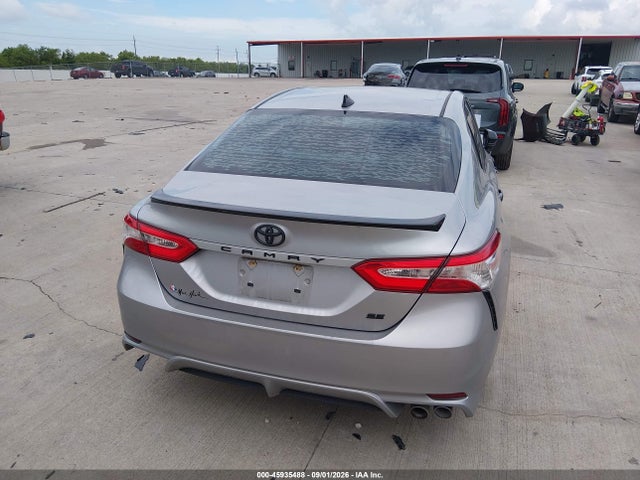 2020 Toyota Camry Se Nightshade Edition მანქანა იყიდება აუქციონზე, vin: 4T1G11AK4LU310856, აუქციონის ნომერი: 45935488