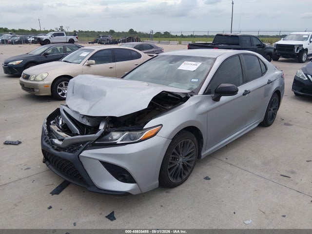2020 Toyota Camry Se Nightshade Edition მანქანა იყიდება აუქციონზე, vin: 4T1G11AK4LU310856, აუქციონის ნომერი: 45935488