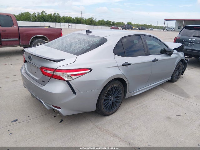 2020 Toyota Camry Se Nightshade Edition მანქანა იყიდება აუქციონზე, vin: 4T1G11AK4LU310856, აუქციონის ნომერი: 45935488
