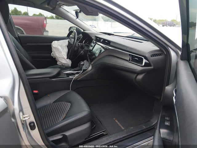 2020 Toyota Camry Se Nightshade Edition მანქანა იყიდება აუქციონზე, vin: 4T1G11AK4LU310856, აუქციონის ნომერი: 45935488