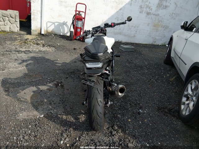 Aukcja sprzedaży 2024 Husqvarna Vitpilen 401/svartpilen 401, vin: MD2JUJ409RN210311, numer aukcji: 45935508