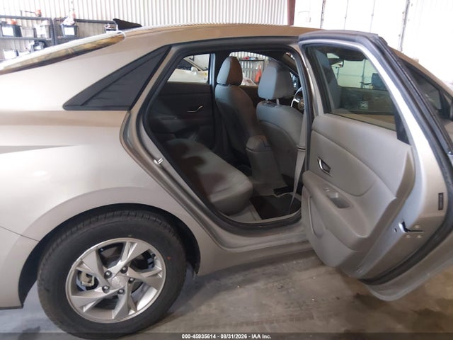 45935614 :رقم المزاد ، 5NPLL4AG5MH049274 vin ، 2021 Hyundai Elantra Se مزاد بيع