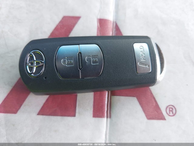 45935735 :رقم المزاد ، 3MYDLBJV5LY701885 vin ، 2020 Toyota Yaris Le مزاد بيع